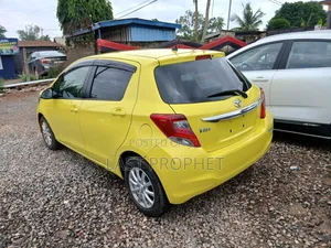 Toyota Vitz 1.3 FWD 5dr 2014 Yellow