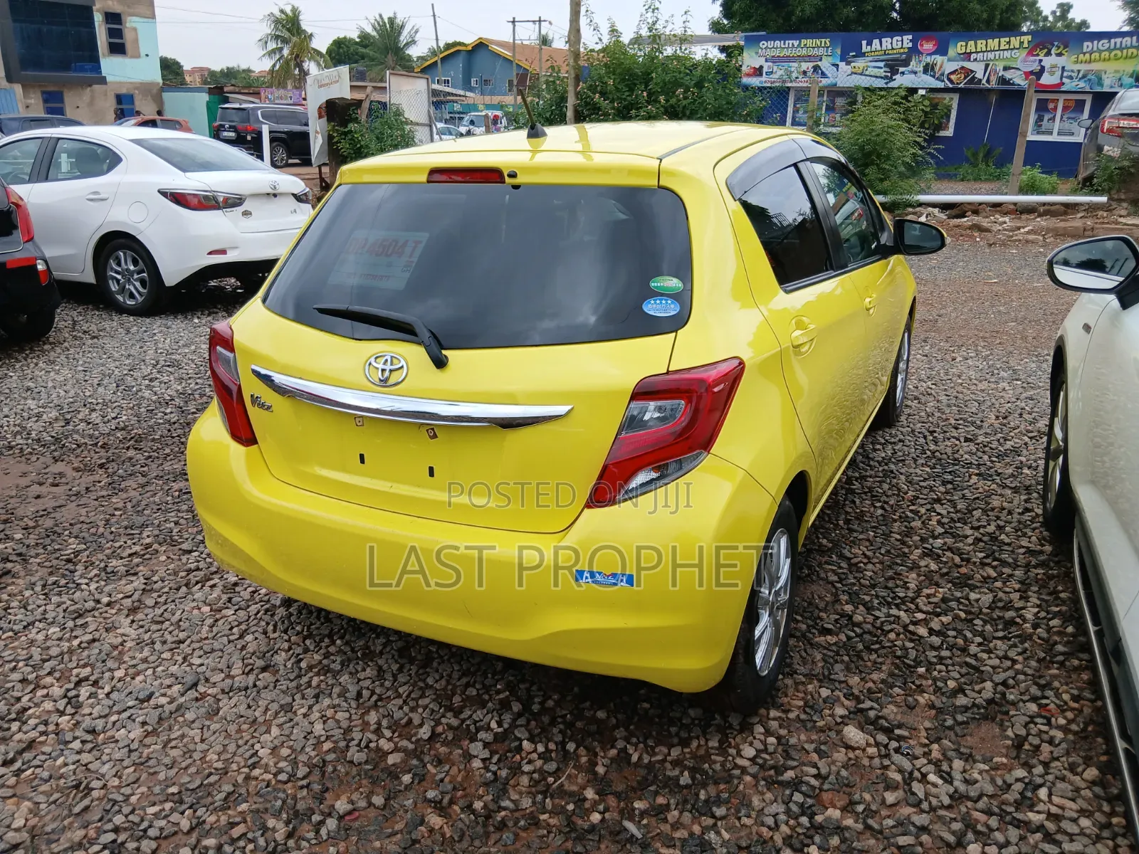 Toyota Vitz 1.3 FWD 5dr 2014 Yellow