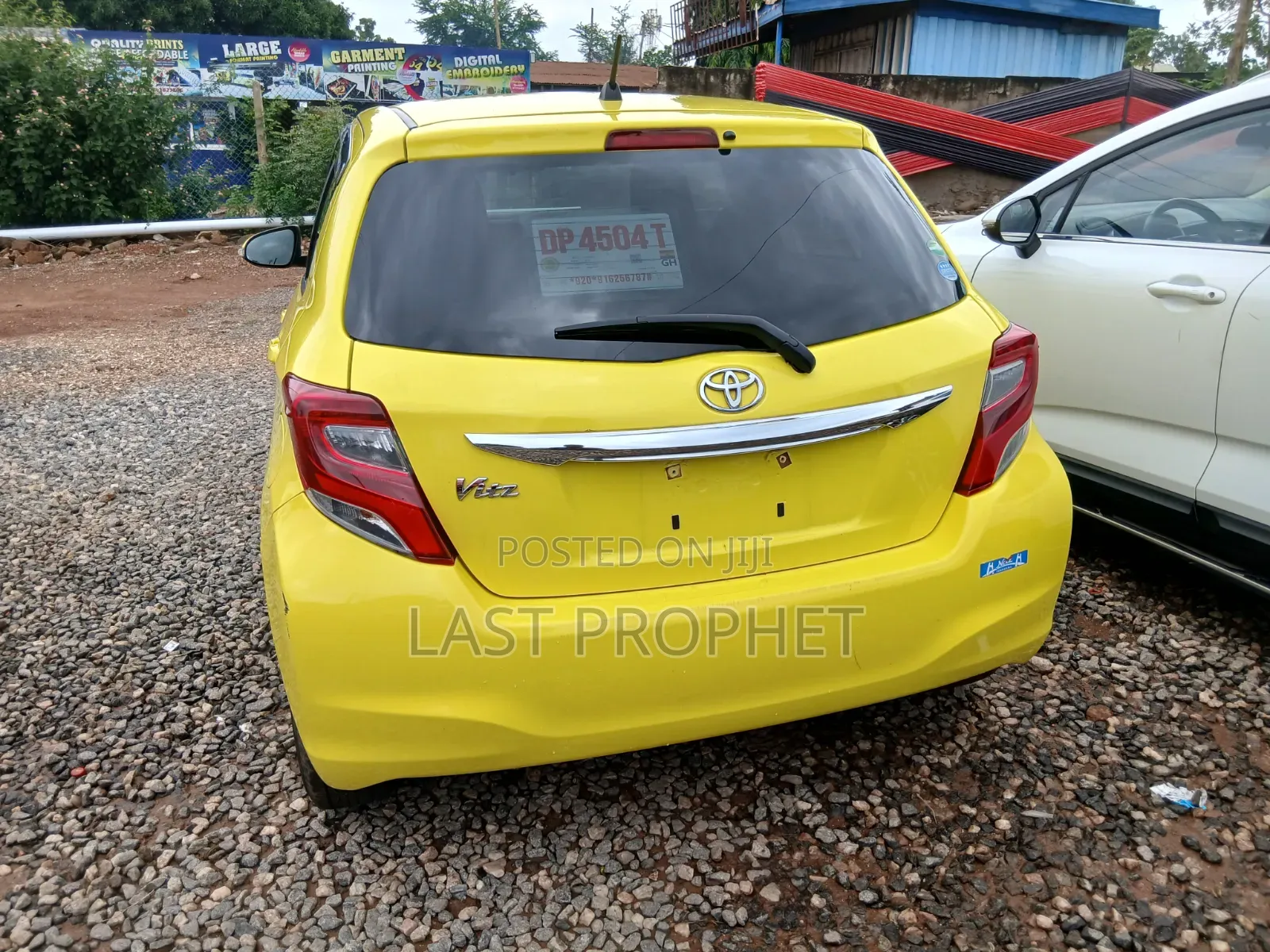Toyota Vitz 1.3 FWD 5dr 2014 Yellow