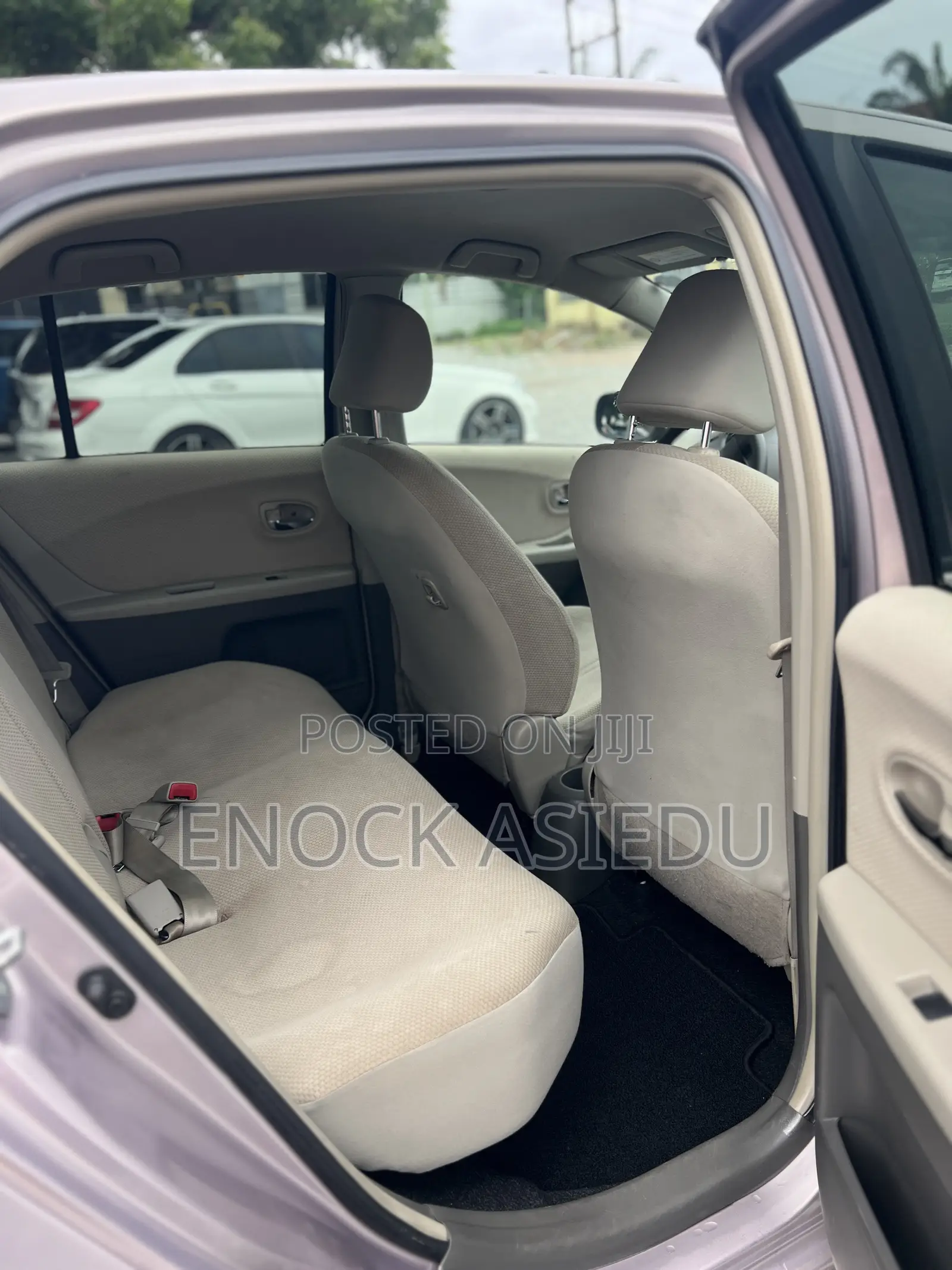 Toyota Vitz 1.3 AWD 3dr 2010 Silver