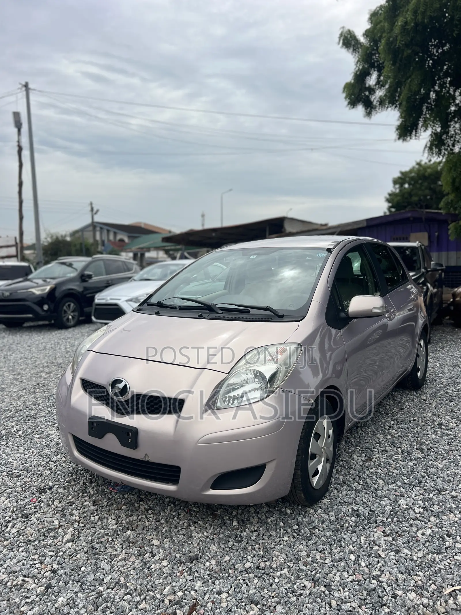 Toyota Vitz 1.3 AWD 3dr 2010 Silver