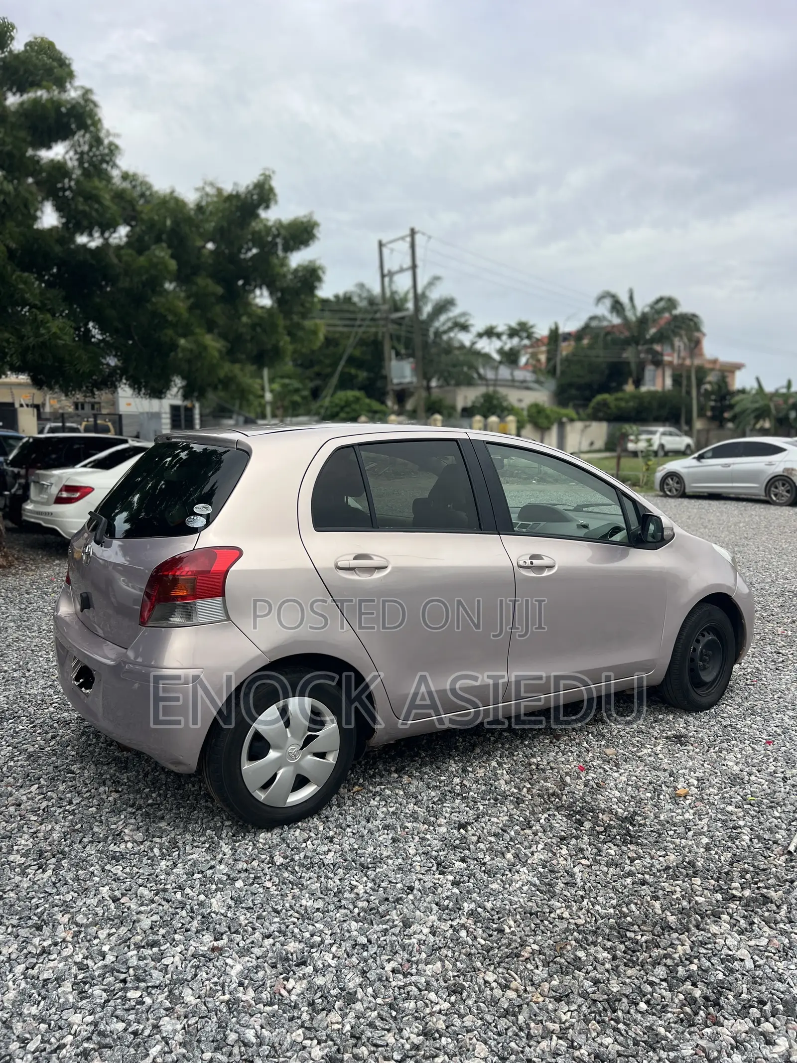 Toyota Vitz 1.3 AWD 3dr 2010 Silver
