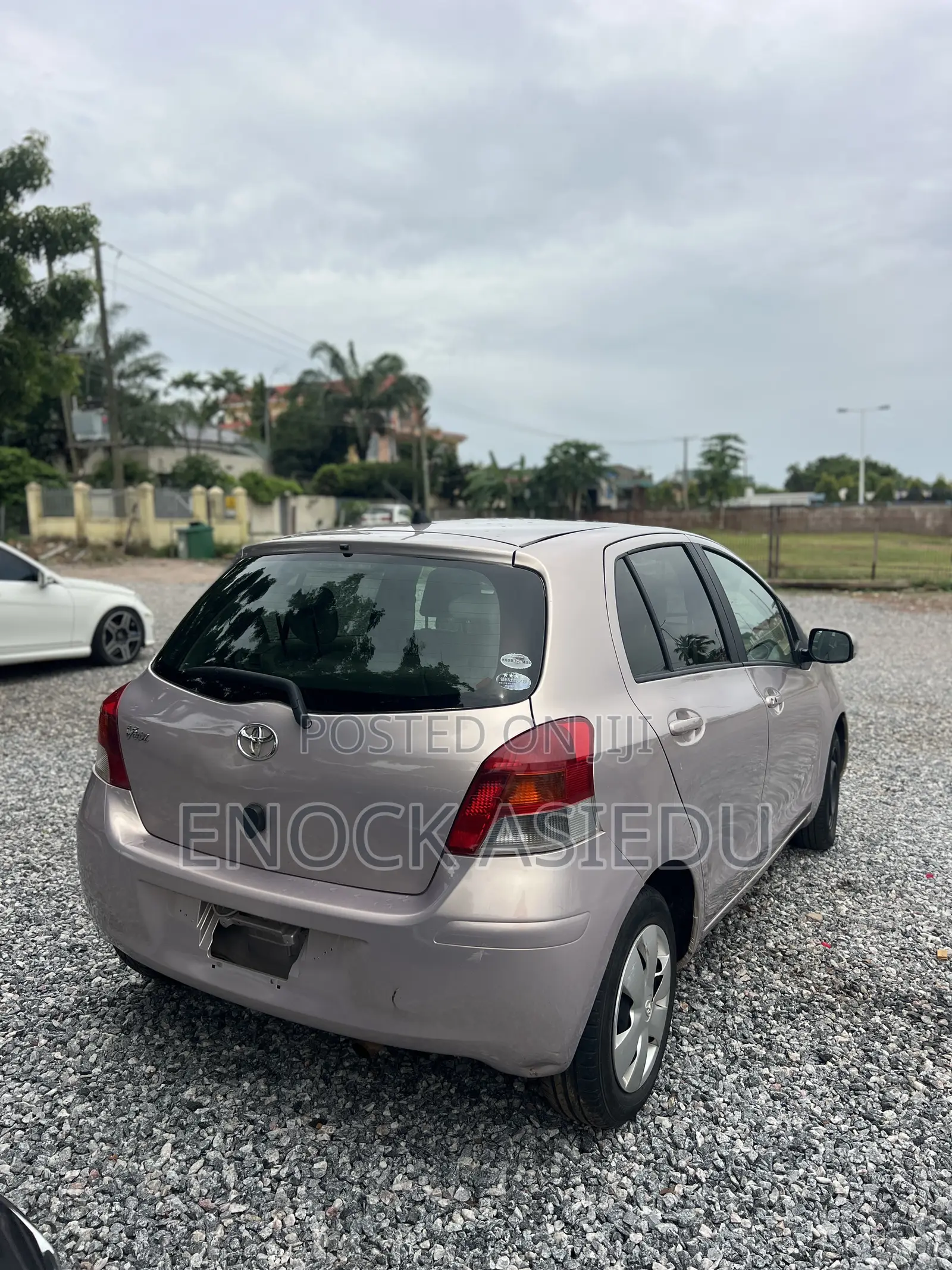 Toyota Vitz 1.3 AWD 3dr 2010 Silver