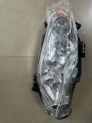 Toyota Corolla 2011-2013 Headlight