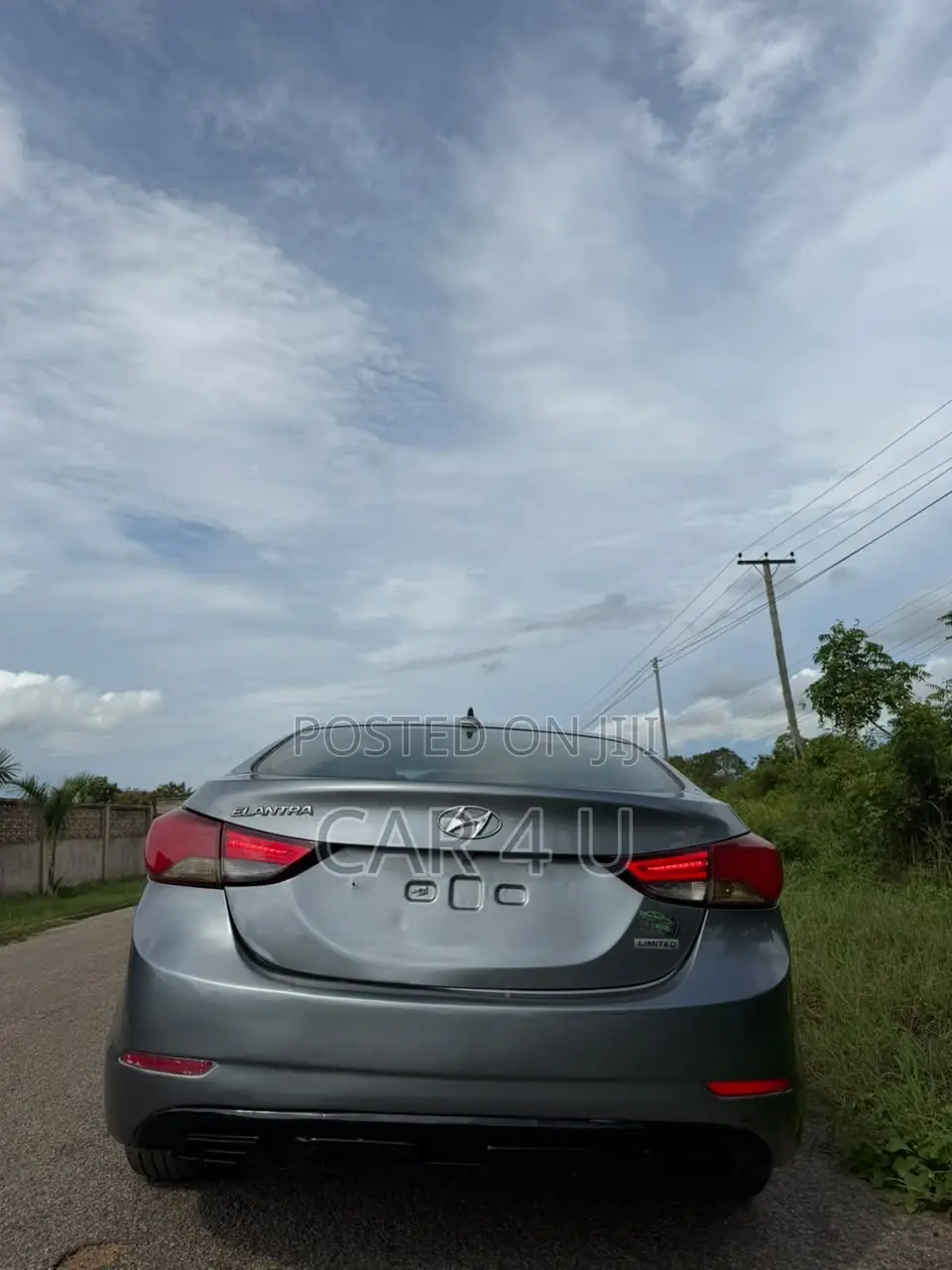 Hyundai Elantra Limited Sedan FWD (1.8L 4cyl 6A) 2016 Silver