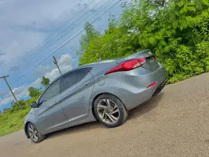 Hyundai Elantra Limited Sedan FWD (1.8L 4cyl 6A) 2016 Silver