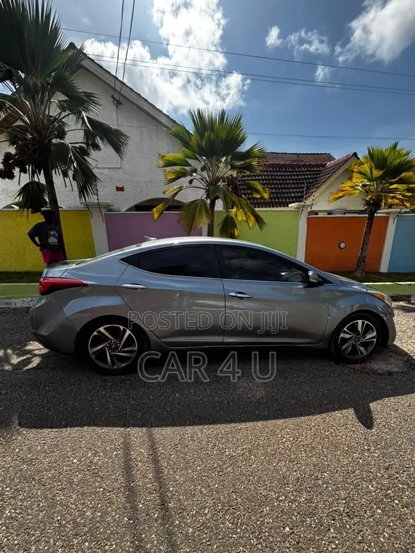 Hyundai Elantra Limited Sedan FWD (1.8L 4cyl 6A) 2016 Silver
