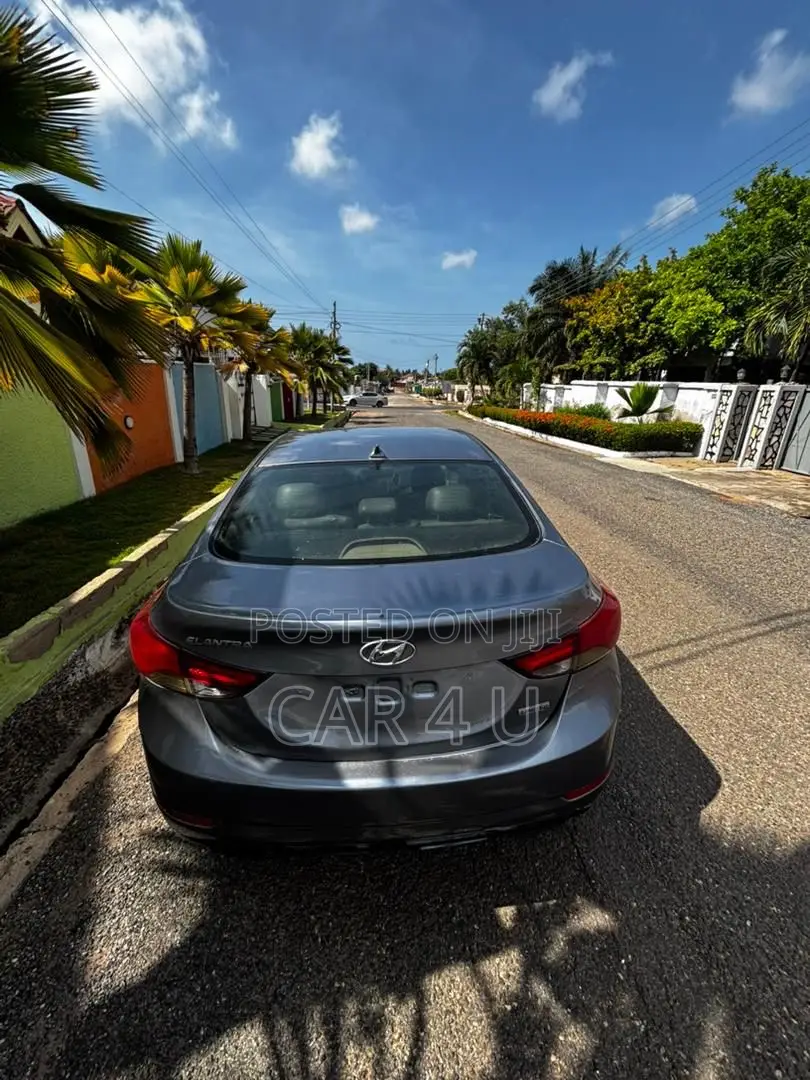 Hyundai Elantra Limited Sedan FWD (1.8L 4cyl 6A) 2016 Silver
