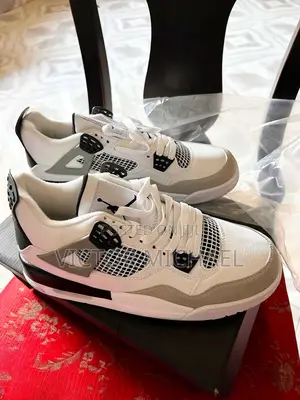 Jordan 4 Restro