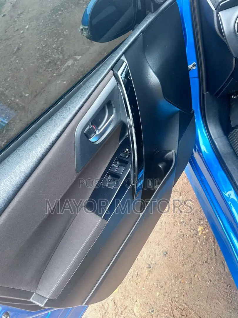 Toyota Corolla LE 4dr Sedan (1.8L 4cyl CVT) 2016 Blue