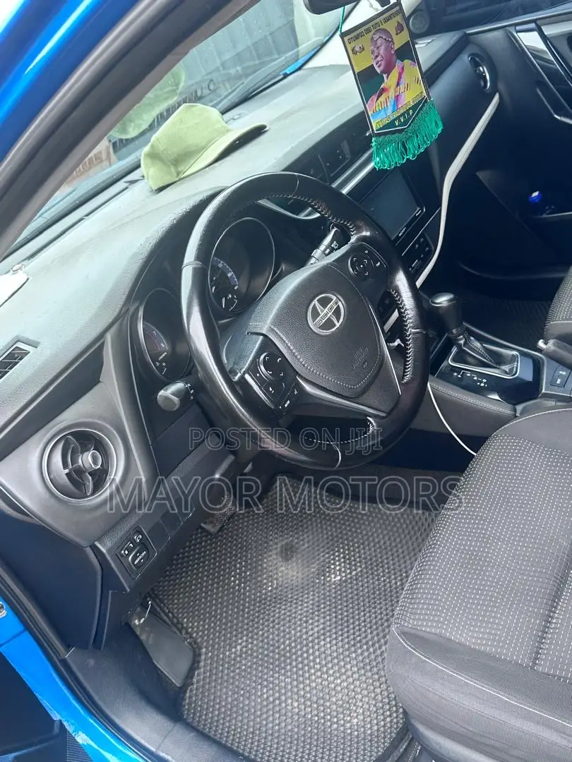 Toyota Corolla LE 4dr Sedan (1.8L 4cyl CVT) 2016 Blue