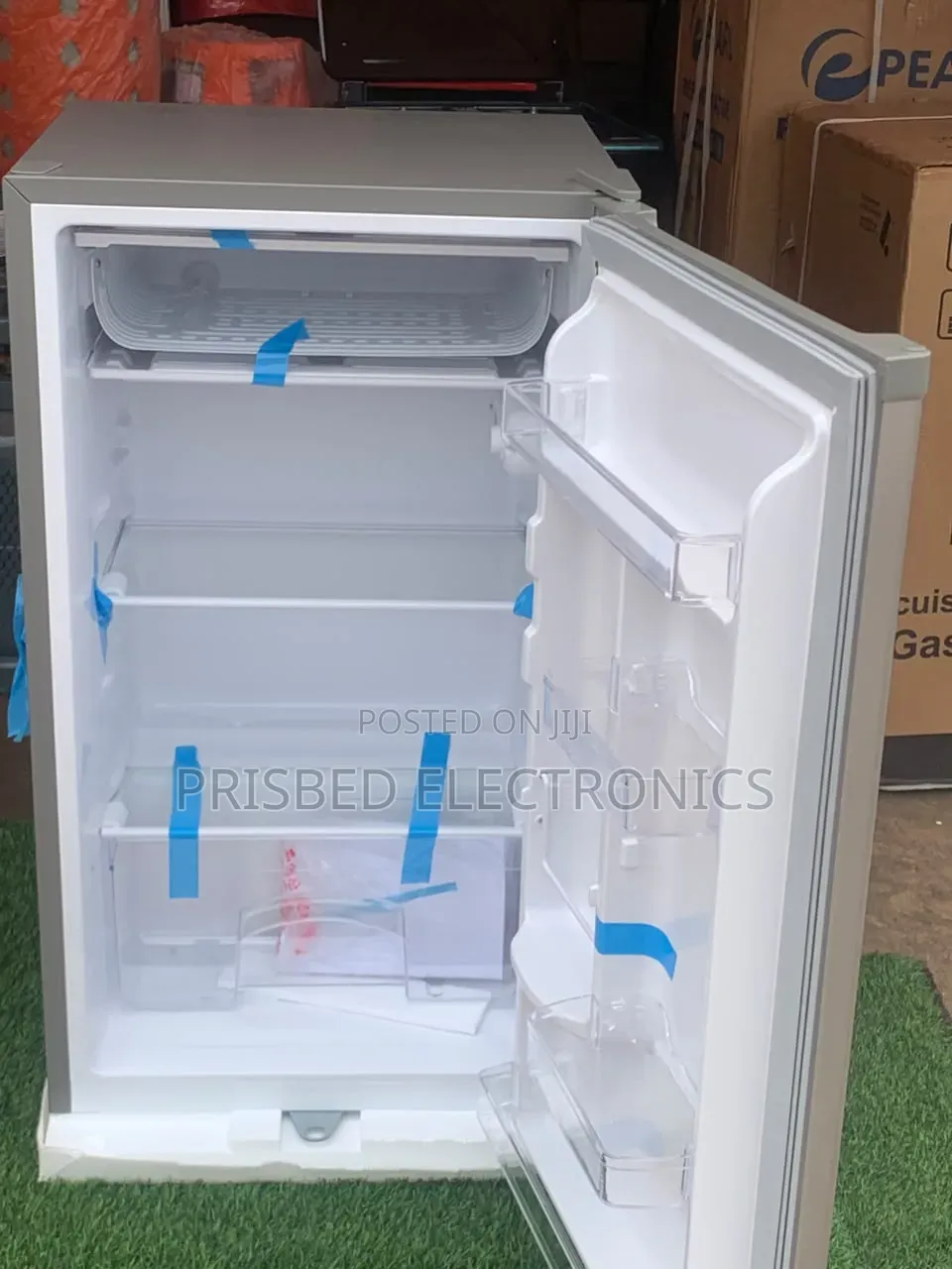 Innova Table Top Single Door Fridge 90 Litres
