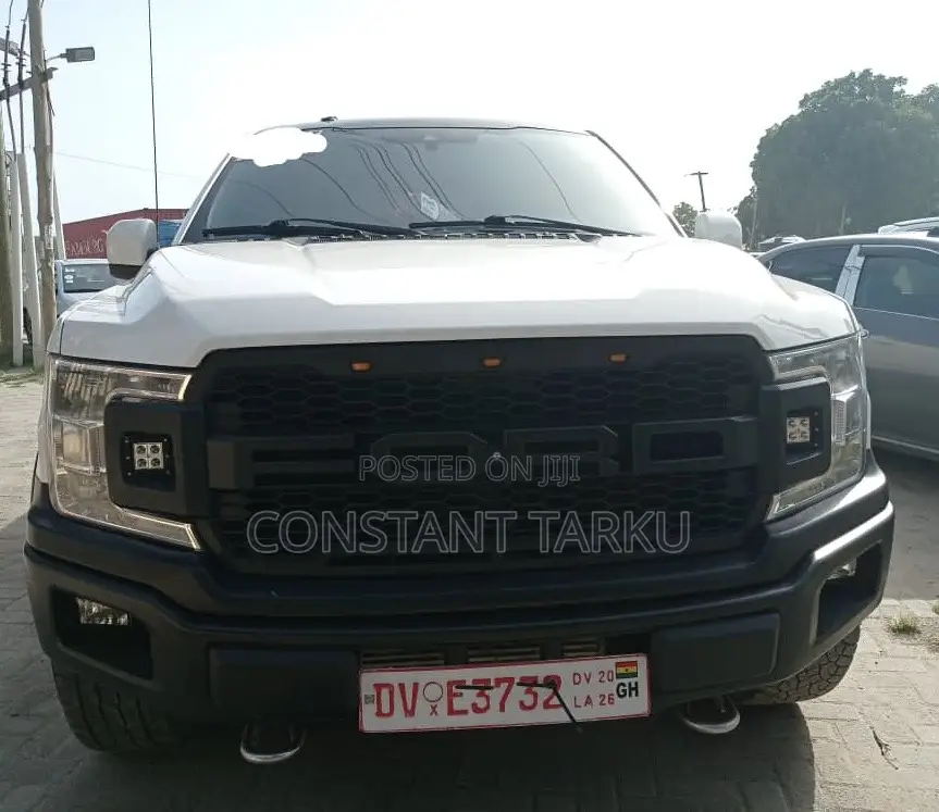 Ford F-150 Platinum 4x2 SuperCrew Cab Styleside 5.5 ft. box 145 in. WB
