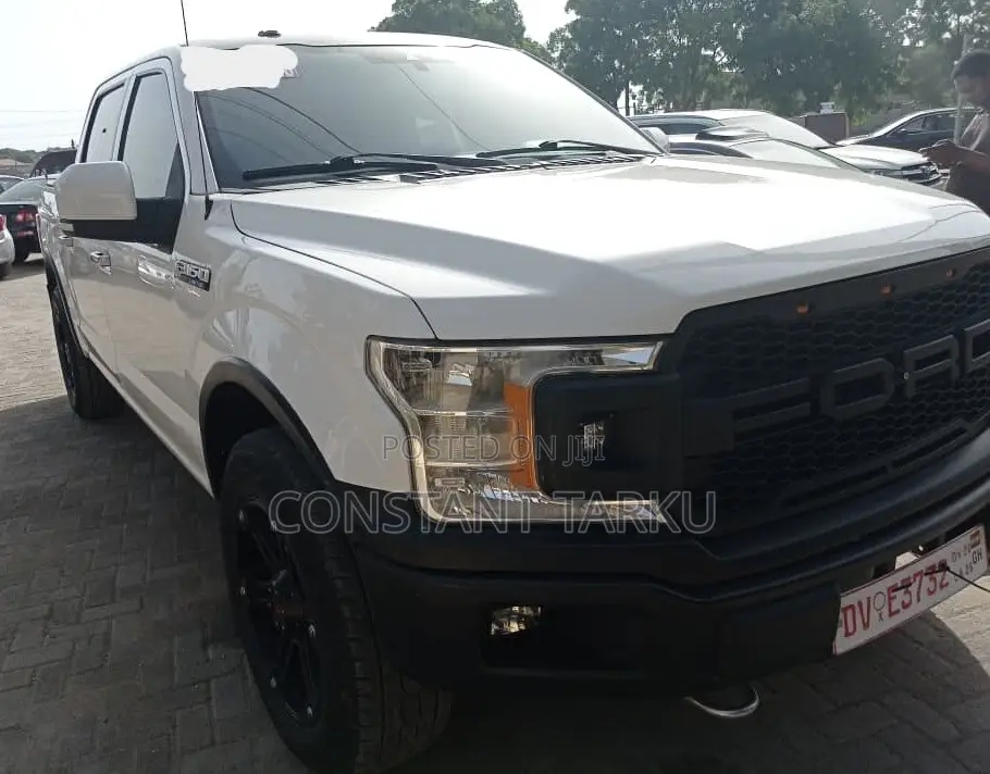 Ford F-150 Platinum 4x2 SuperCrew Cab Styleside 5.5 ft. box 145 in. WB