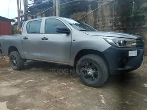 Toyota Hilux 2018 Silver