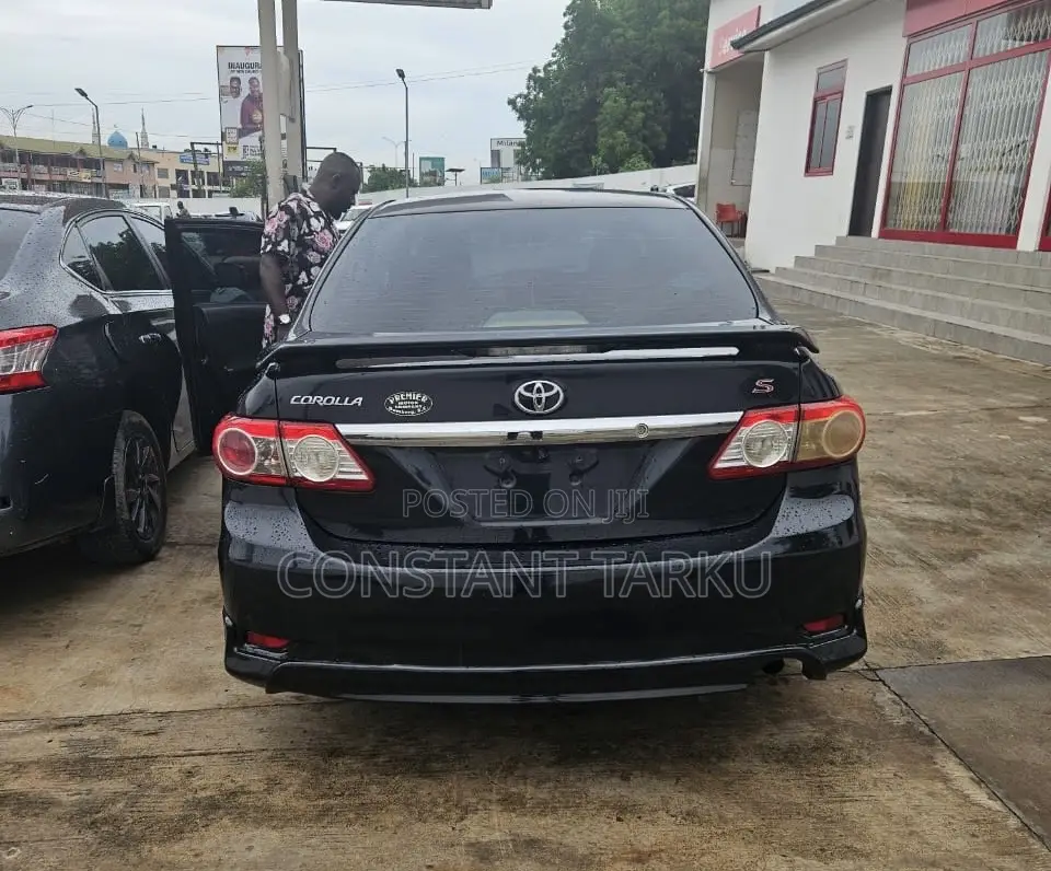 Toyota Corolla S 4dr Sedan (1.8L 4cyl 4A) 2013 Black