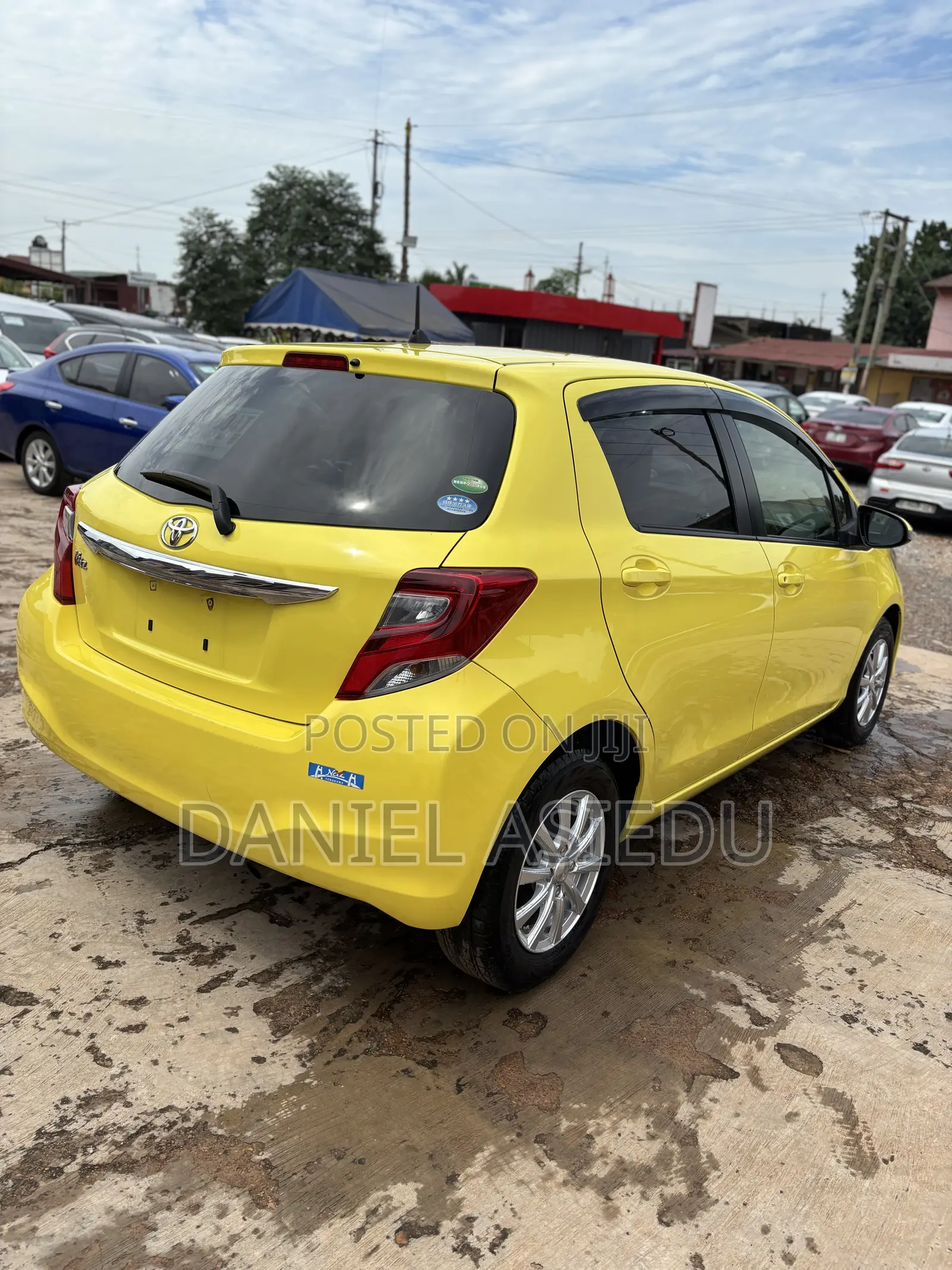 Toyota Vitz 1.3 AWD 3dr 2014 Yellow