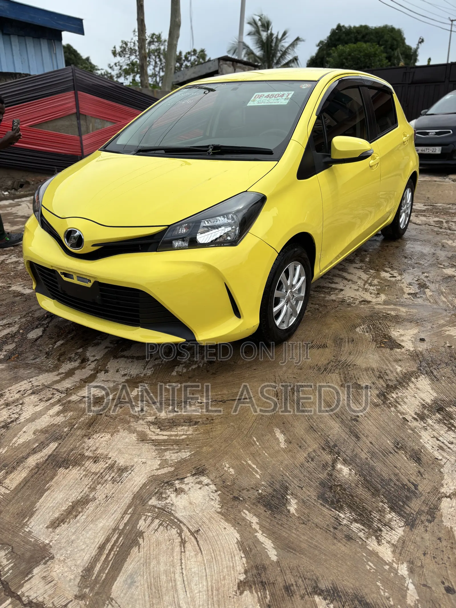 Toyota Vitz 1.3 AWD 3dr 2014 Yellow