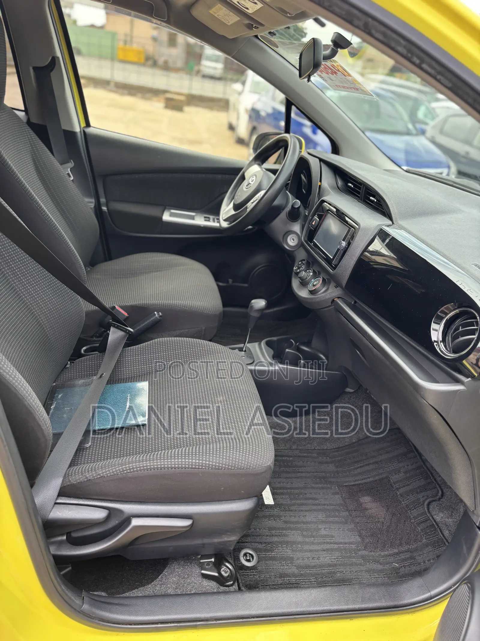 Toyota Vitz 1.3 AWD 3dr 2014 Yellow