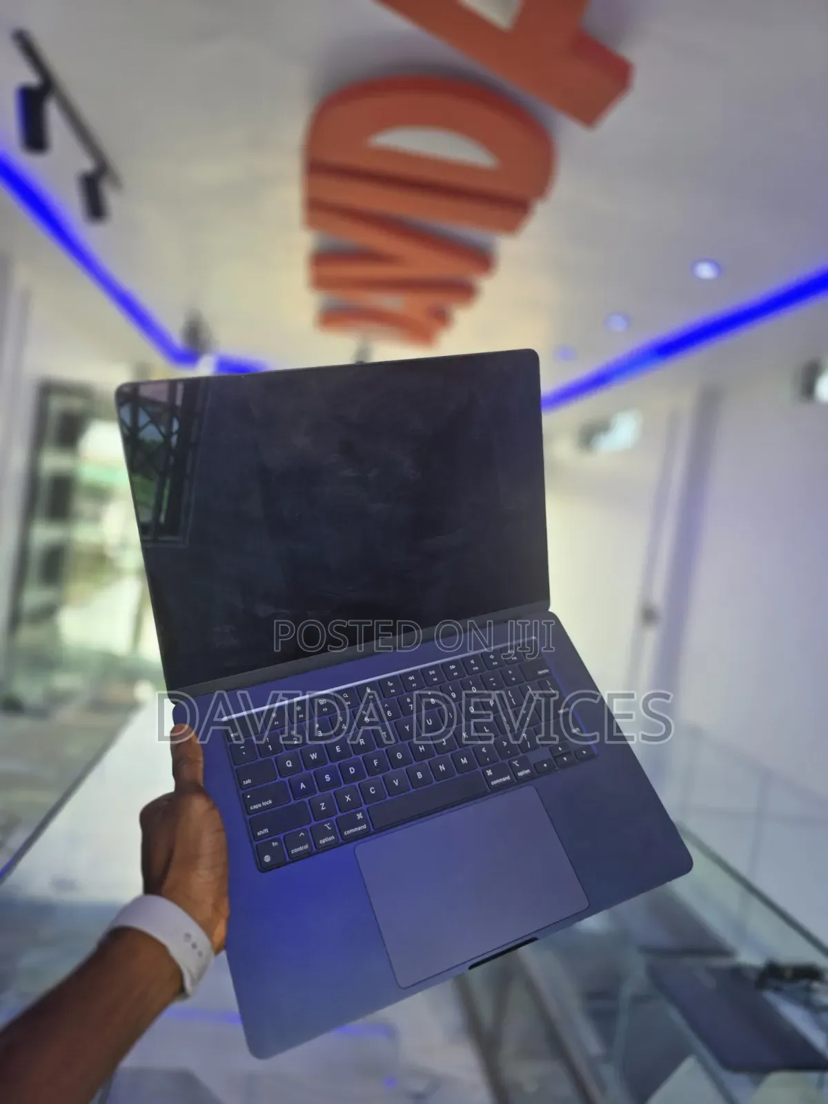 Laptop Apple MacBook Air 2023 M2 8GB Apple M2 SSD 256GB