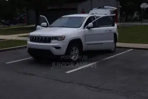 Jeep Grand Cherokee Laredo 4dr 4x4 2017 White