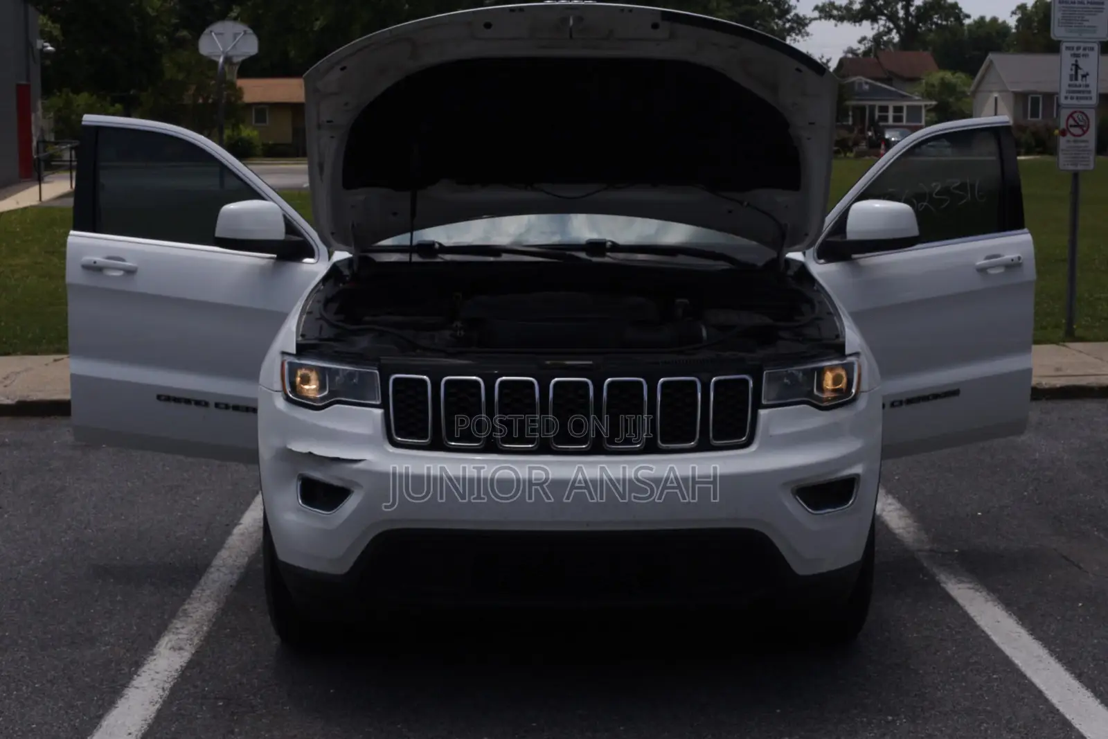 Jeep Grand Cherokee Laredo 4dr 4x4 2017 White