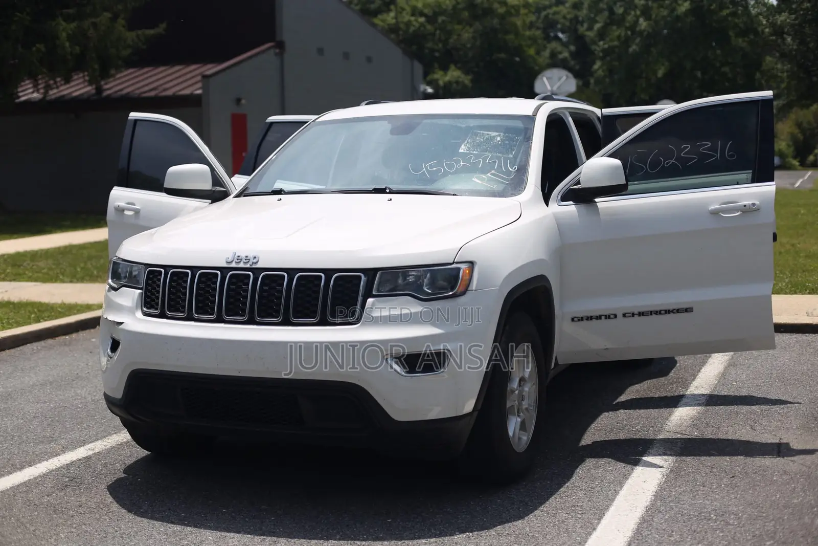 Jeep Grand Cherokee Laredo 4dr 4x4 2017 White