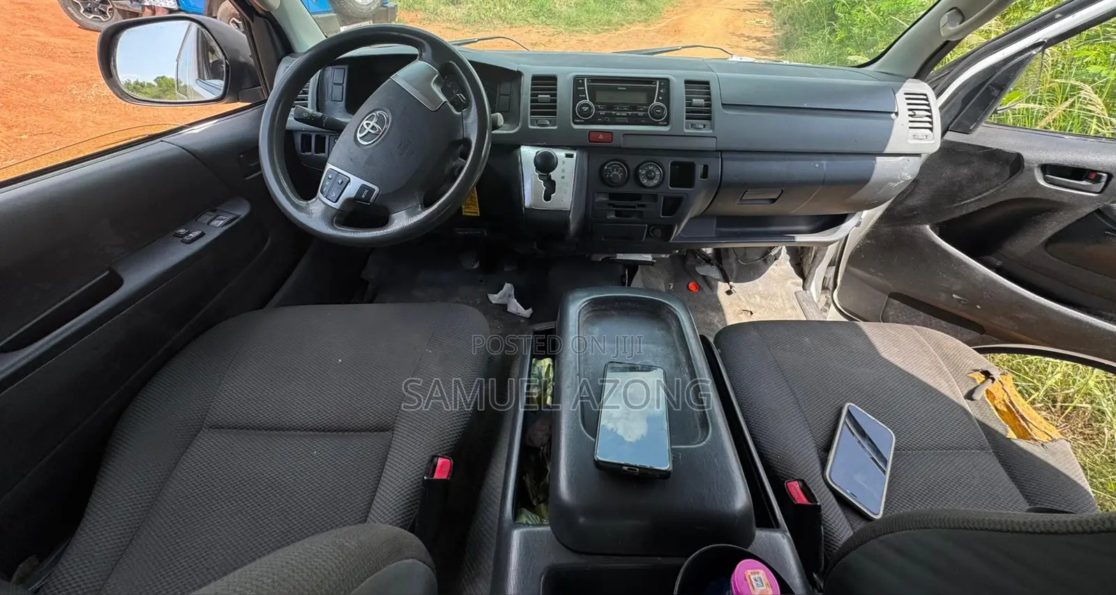 Toyota HiAce 2014 White
