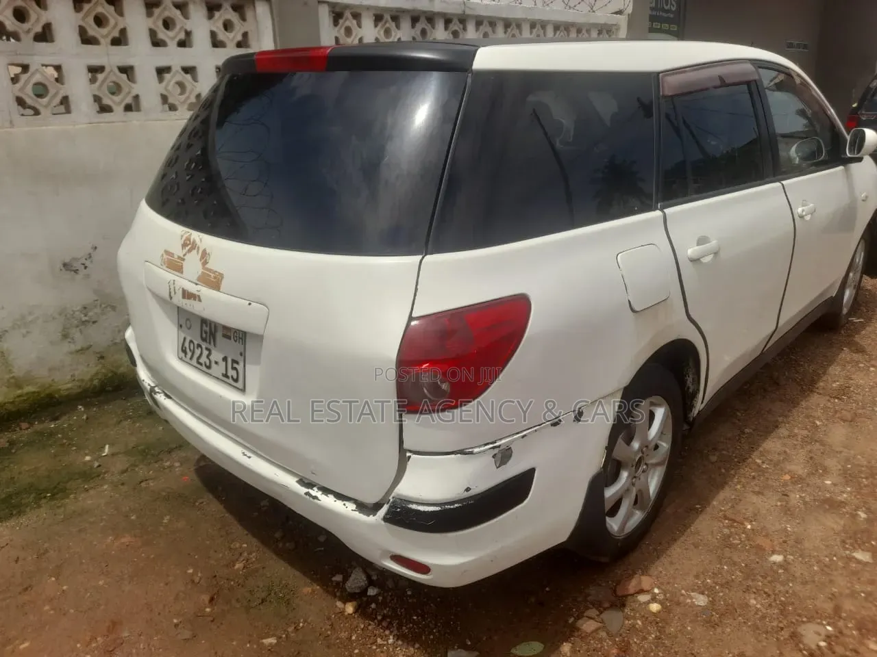Nissan Bluebird 2010 White