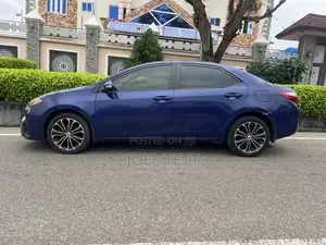 Toyota Corolla 2016 Blue