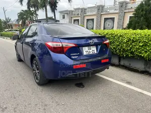 Toyota Corolla 2016 Blue