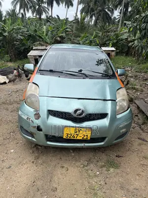 Toyota Vitz 2010 Green