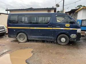 Toyota HiAce 2012 Blue