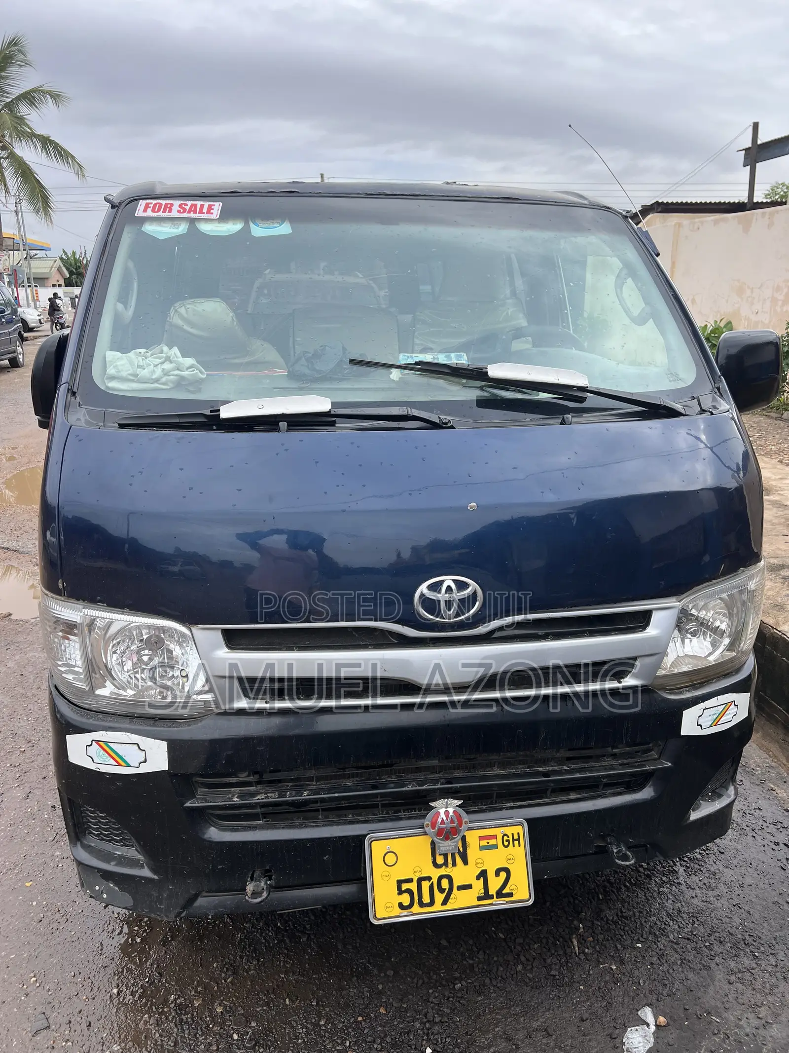 Toyota HiAce 2012 Blue