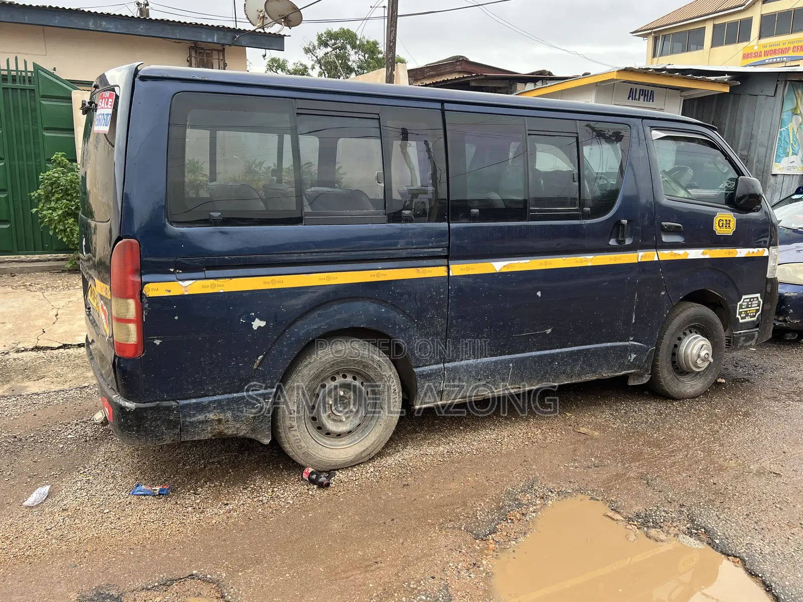 Toyota HiAce 2012 Blue
