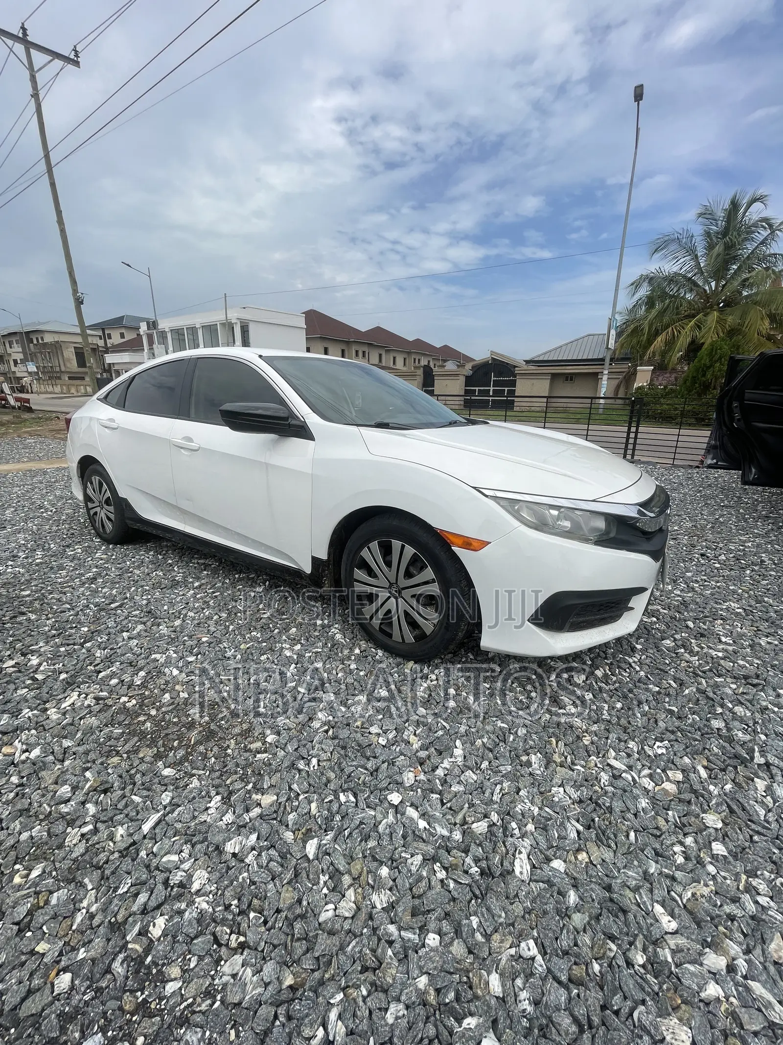 Honda Civic LX 4dr Sedan (2.0L 4cyl) 2016 White
