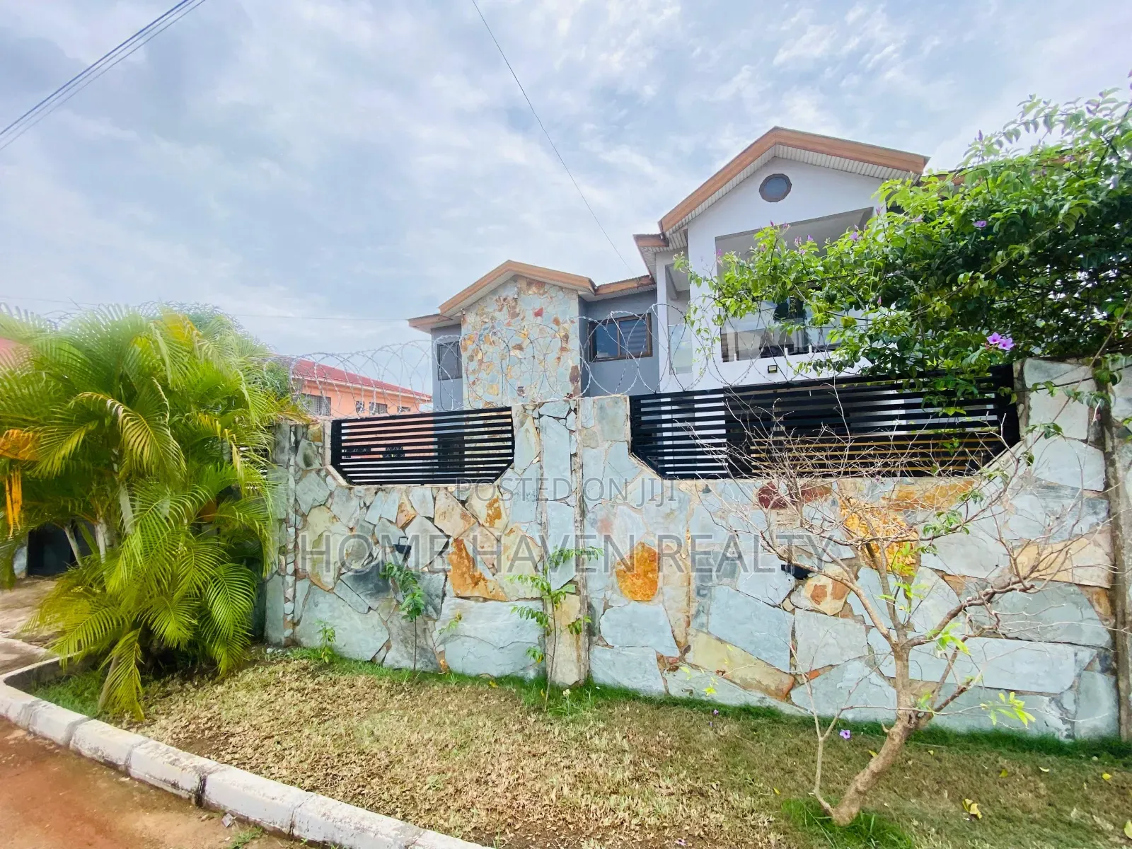 0.12 Acre Land/House for Sale at Dzorwulu