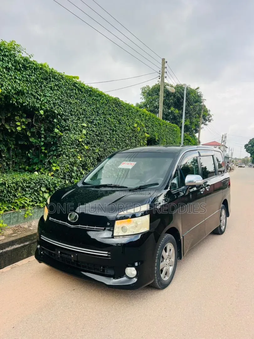 Toyota Voxy 2010 Black