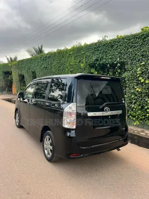 Toyota Voxy 2010 Black