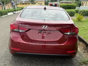 Hyundai Elantra Limited Sedan FWD (1.8L 4cyl 6A) 2016 Red