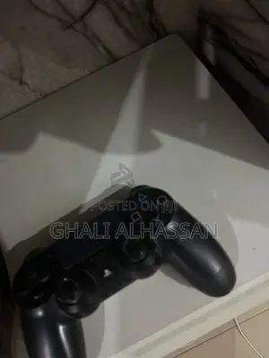 Ps4 Console With 2 Controllers
