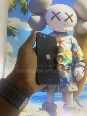 Apple iPhone SE (2022) 64 GB Black