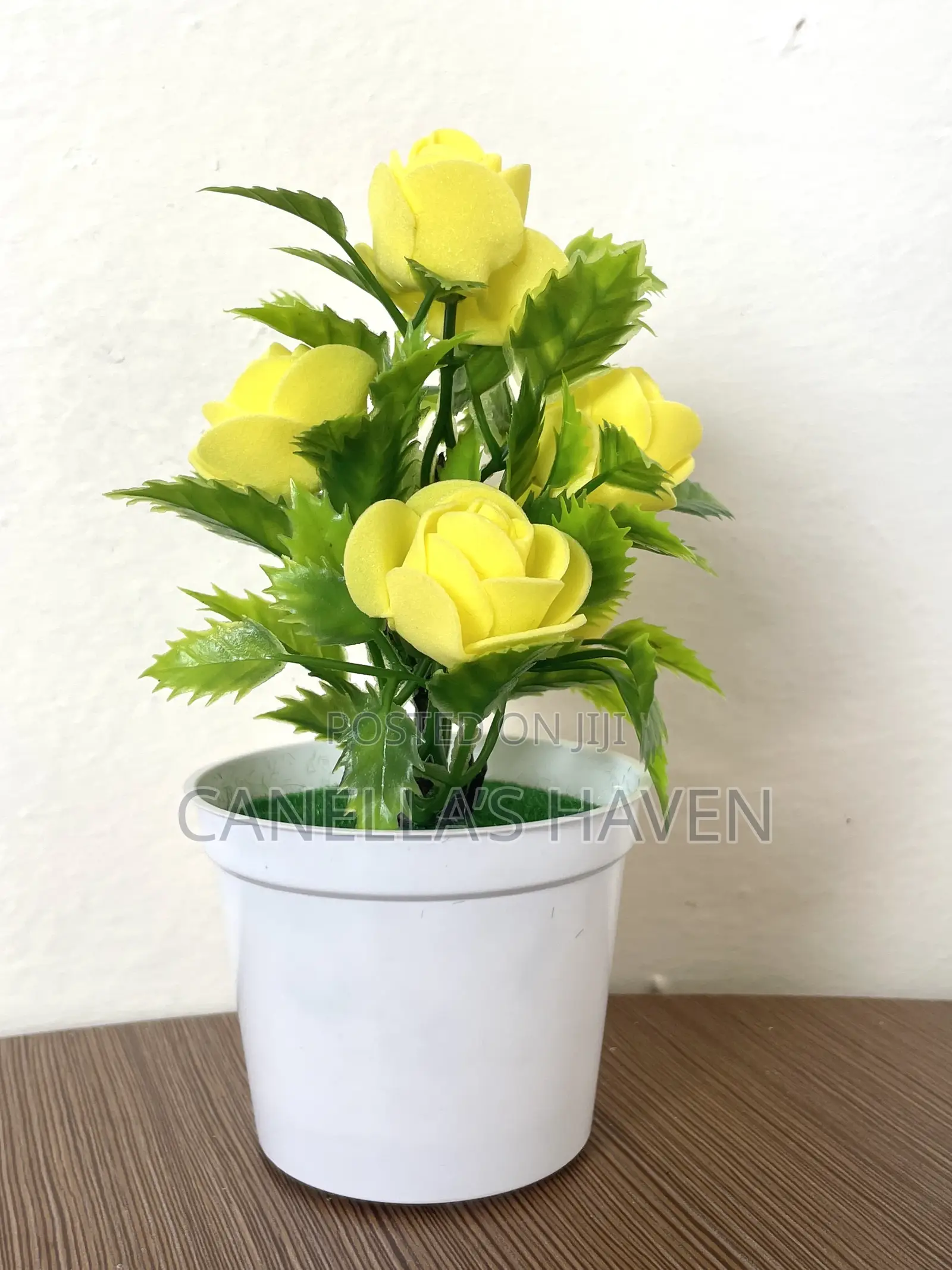 Mini Artificial Flower Pot (Oval Base)