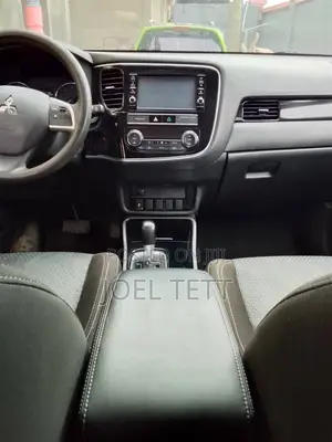 Mitsubishi Outlander 2019 Gray