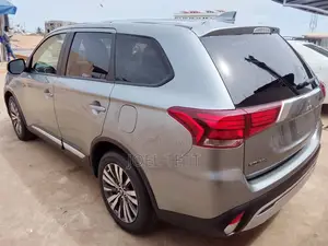 Mitsubishi Outlander 2019 Gray