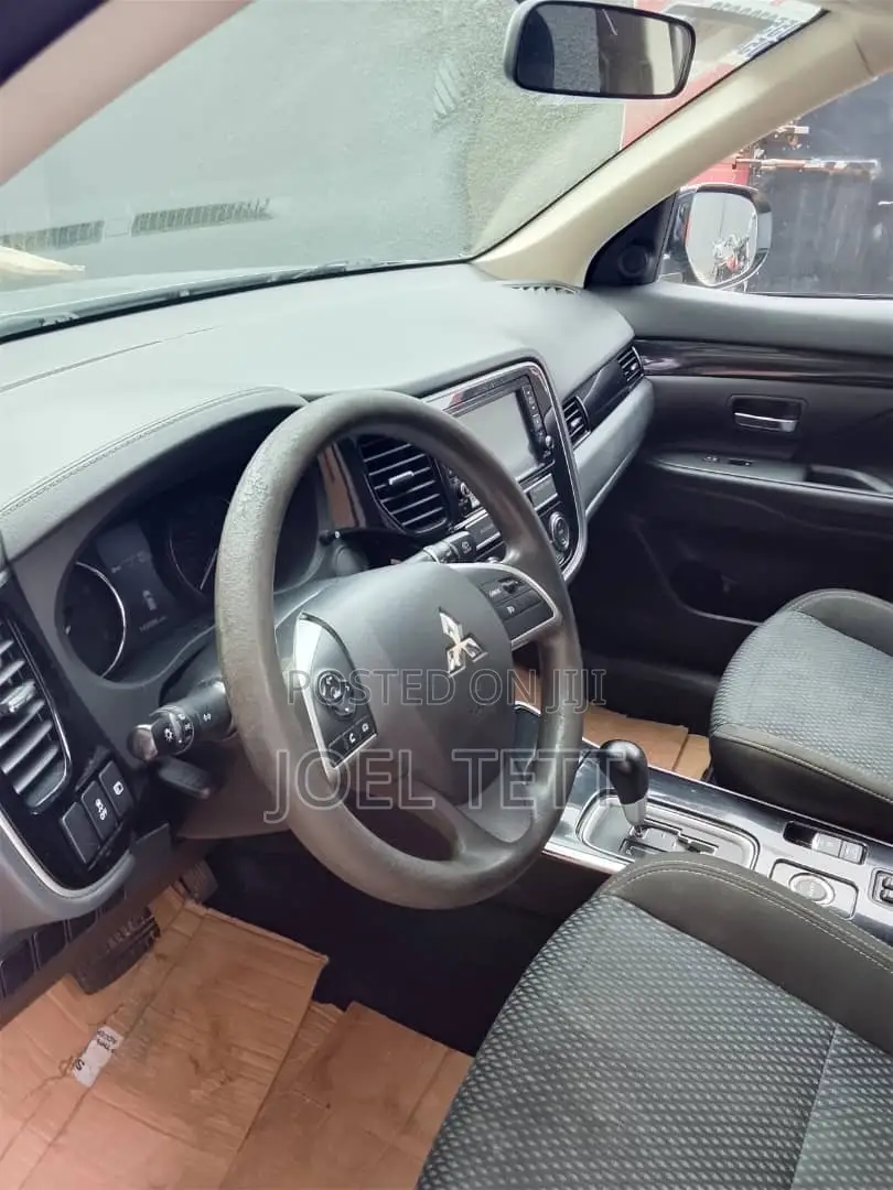 Mitsubishi Outlander 2019 Gray