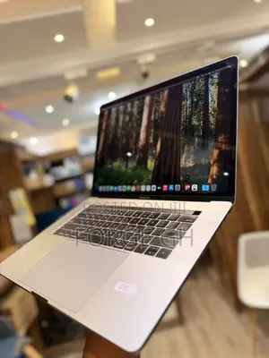 Laptop Apple MacBook Pro 2019 32GB Intel Core Ultra 9 SSD 512GB