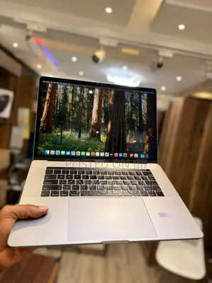 Laptop Apple MacBook Pro 2019 32GB Intel Core Ultra 9 SSD 512GB