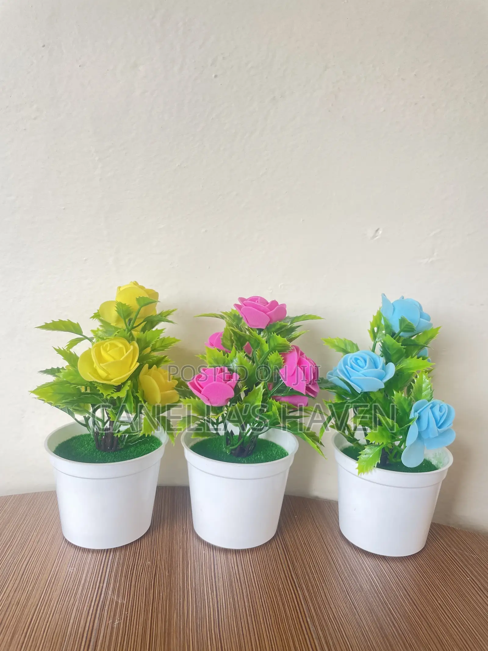 Mini Artificial Flower Pot (Oval Base)