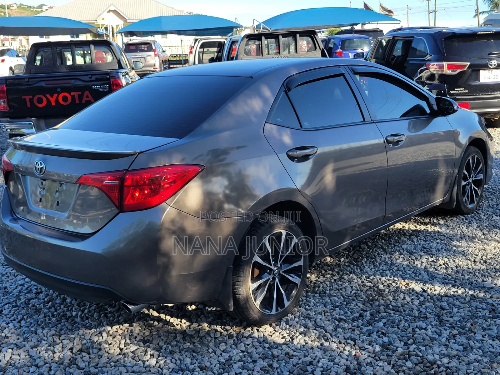 Toyota Corolla 2017 Brown
